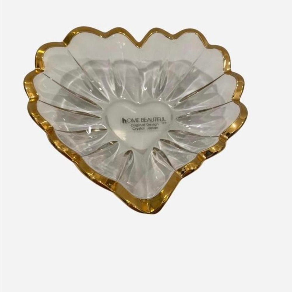 Crystal Japan glass heart-shaped bowl with gold accent.‎